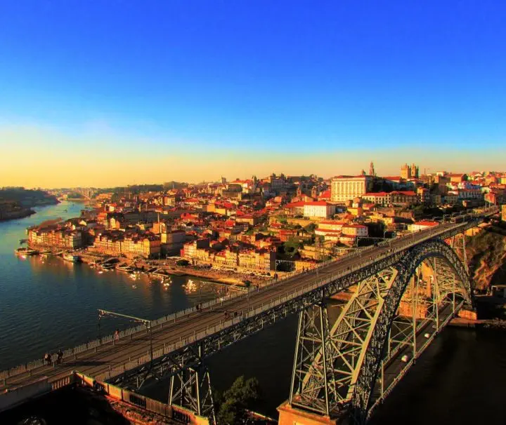 viewpoint of serra do pilar over de porto